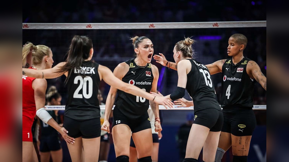 A Milli Kadın Voleybol Takımı Polonya'da: Japonya ile karşı karşıya