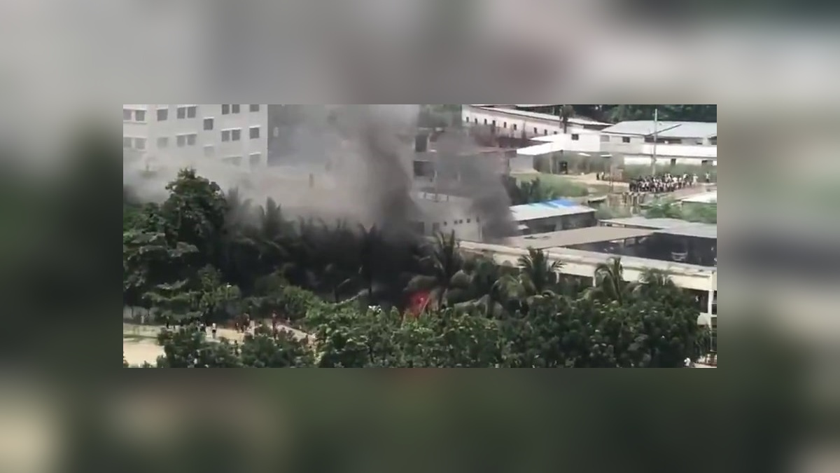 Dakka'da savaş uçağı düştü: 1 ölü, 4 yaralı