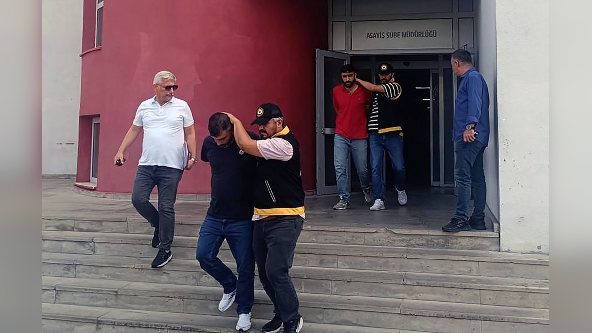 Adana'da 4 milyon 250 bin lira değerinde altınla dolandırıcılık: 2 şüpheli tutuklandı