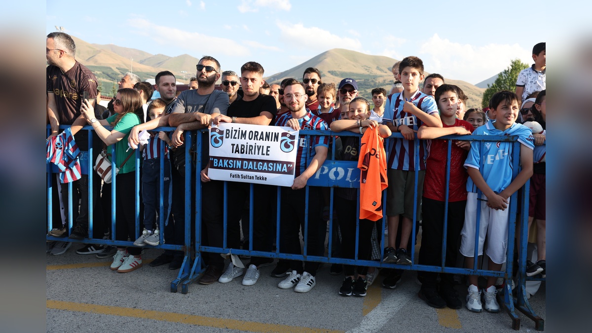 Trabzonspor'da Erzurum kampı taraftar coşkusuyla devam ediyor