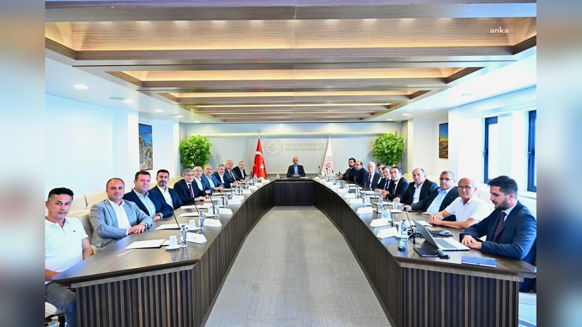 Uraloğlu: Taksi hizmetlerinde kalite ve güvenlik için sektörle istişare ediyoruz