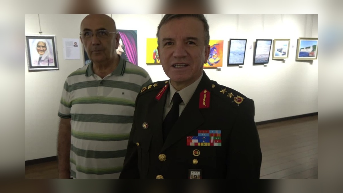 Erzurum'da Asker Ressamlar Sergisi: Atatürk portreleri beğeni topluyor