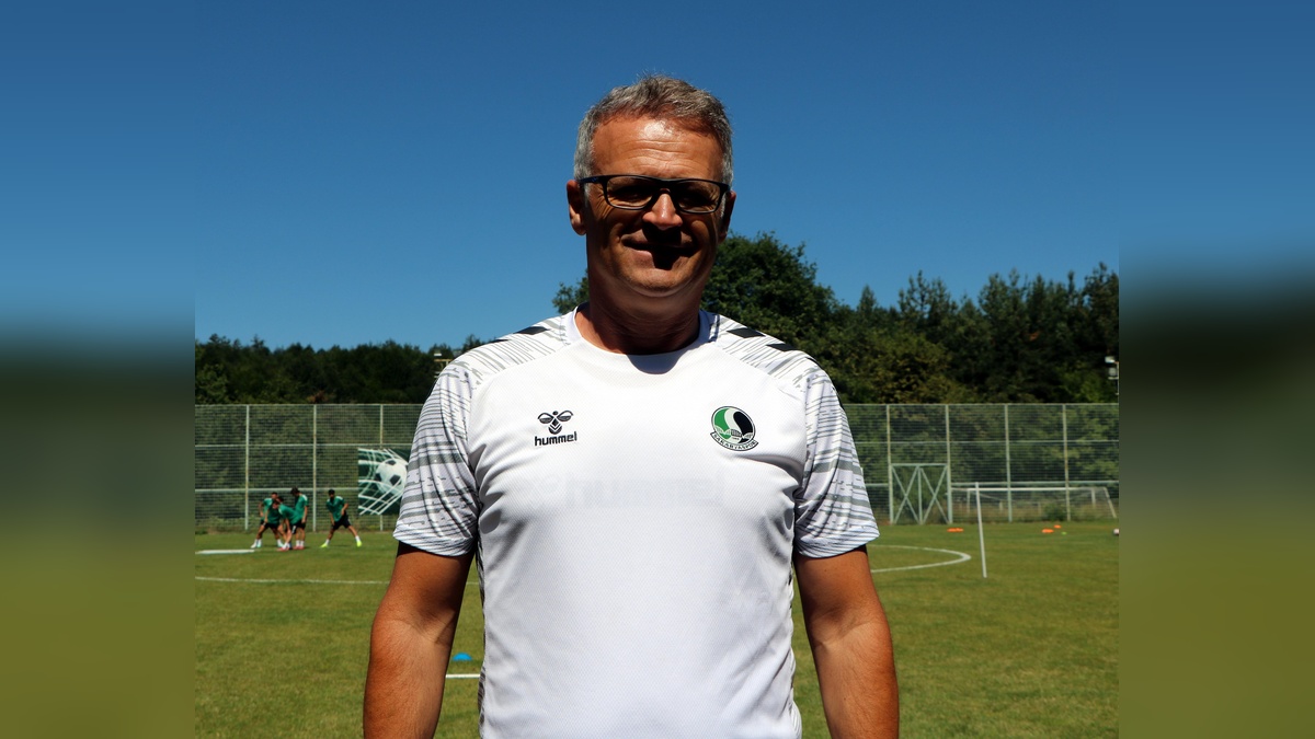 Sakaryaspor'dan transfer açıklaması: Kanat oyuncusu ve santrfor transferi