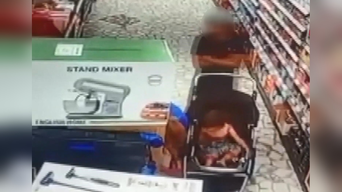 avcılar'da market hırsızlığı: kadın, ürünleri bebek arabasına gizledi