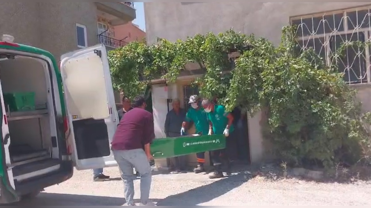 Mut'ta psikolojik sorunları olan A.D., annesini bıçaklayarak öldürdü
