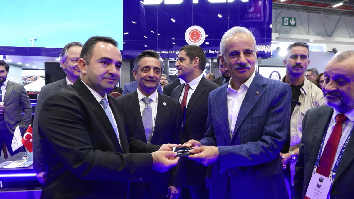 Uraloğlu: Savunma sanayii, lokomotif görevi görüyor