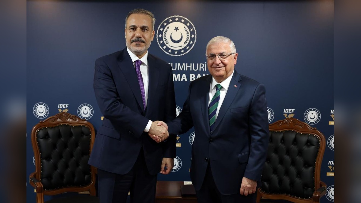 Güler ve Fidan, İDEF'25'te buluştu