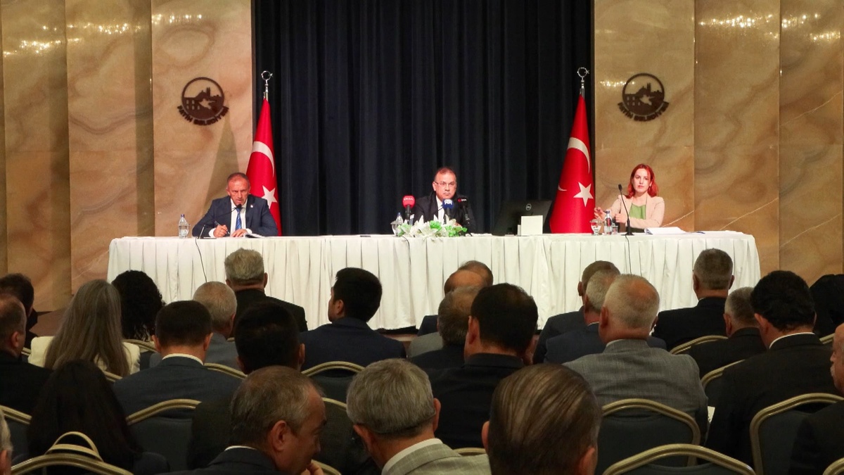 İstanbul'da 1 trilyon 700 milyar liralık yatırım: 2025 ve 2026 planları açıklandı