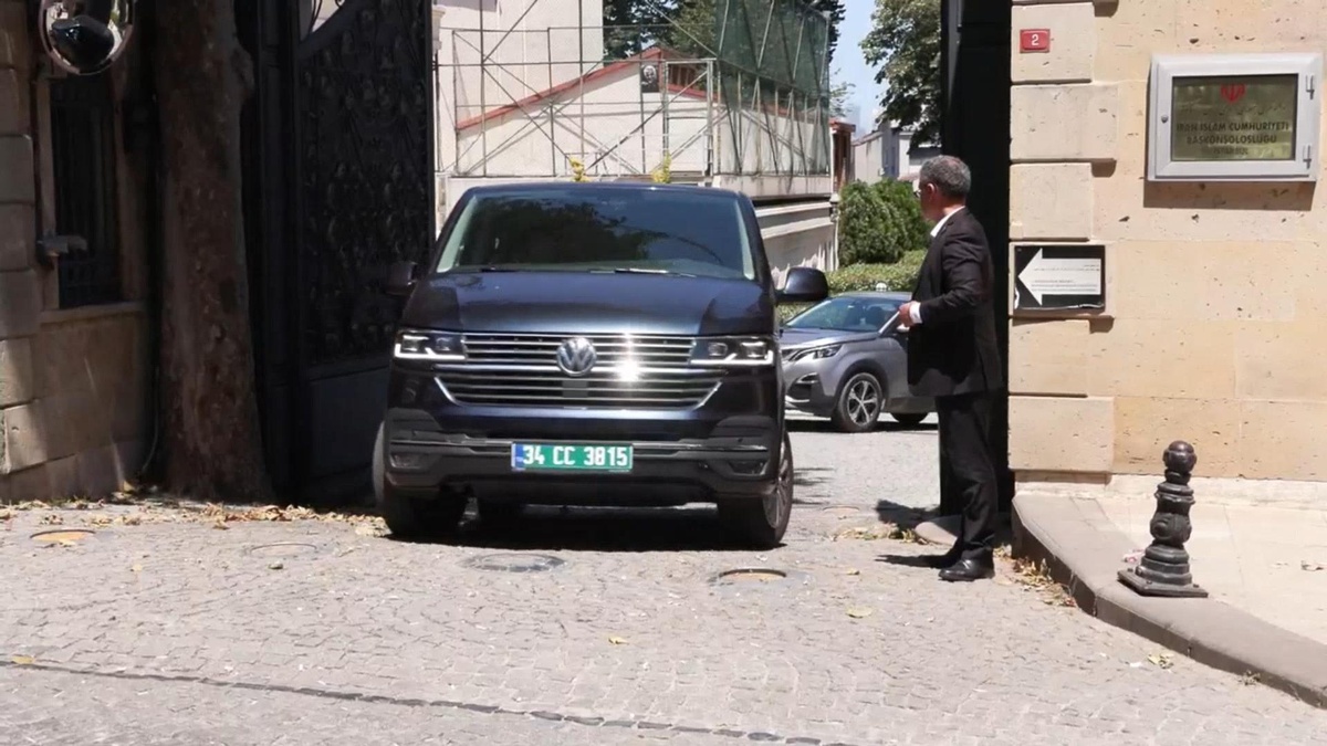 İran heyeti İstanbul'da nükleer görüşmelerde bulundu