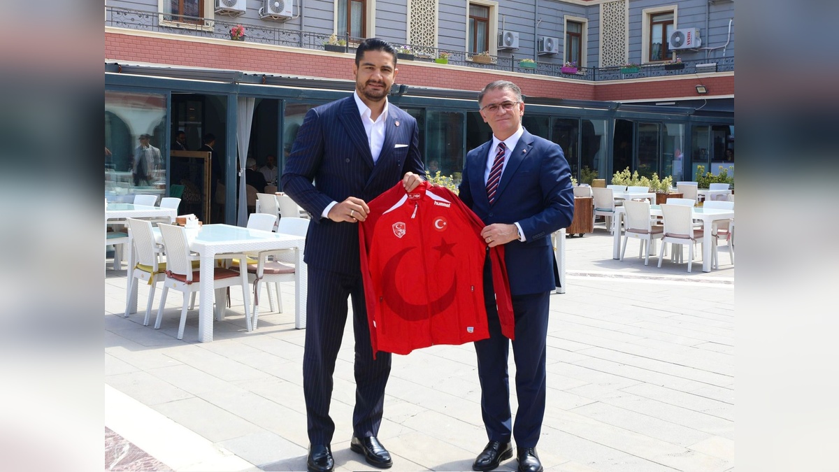 Taha Akgül: Van'a Güreş Eğitim Merkezi yapılacak