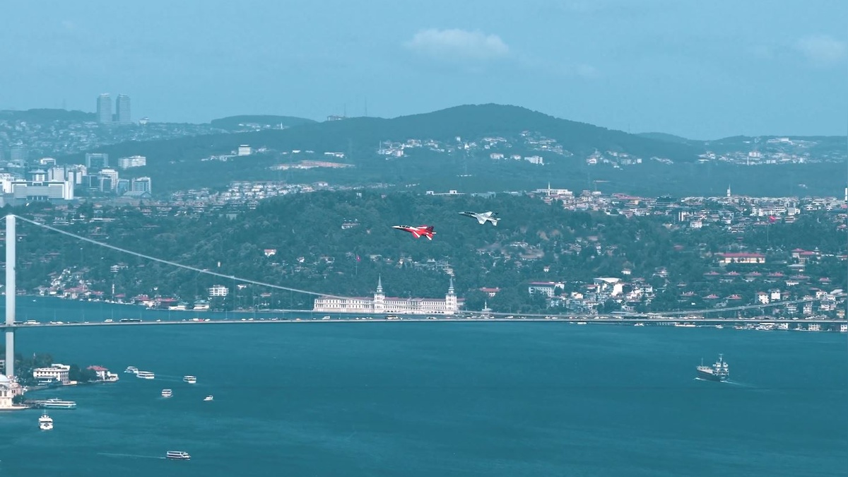 TÜSAŞ, HÜRKUŞ ve HÜRJET'in İstanbul uçuşunu paylaştı