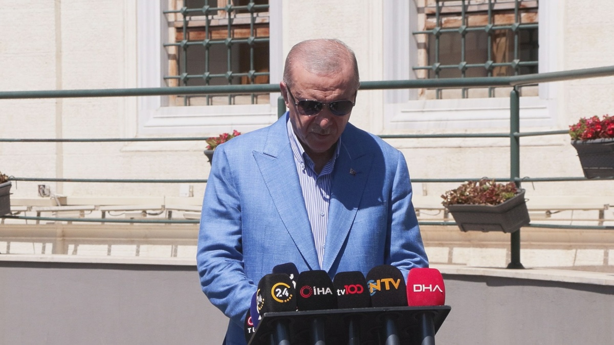 Erdoğan: 27 uçak ve 105 helikopterle yangın söndürme çalışmaları devam ediyor