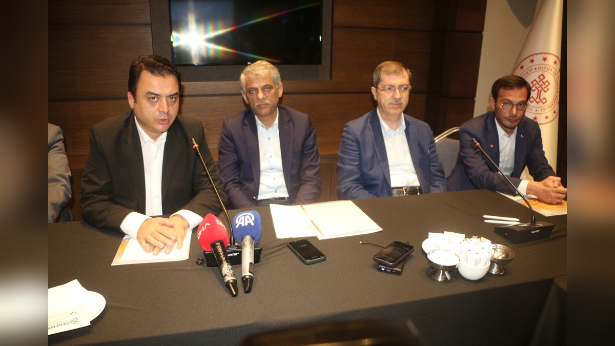 Nadir Alparslan: Türkiye'nin turizm gelirini 100 milyar dolara çıkarmayı hedefliyoruz