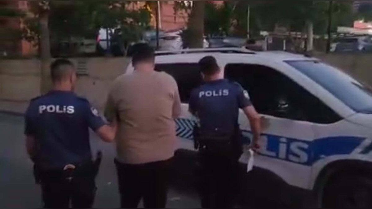 İzmir merkezli operasyon: Yasa dışı bahis çetesine 45 gözaltı