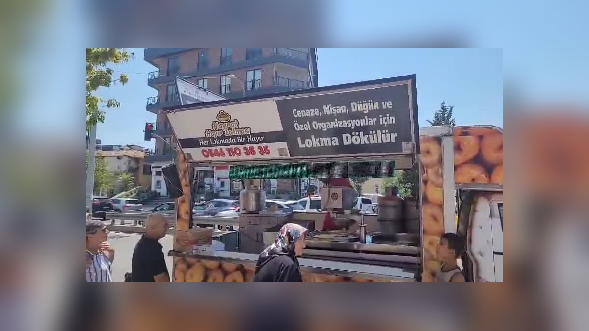 Ankara'da Ozzy Osbourne için lokma dağıtıldı