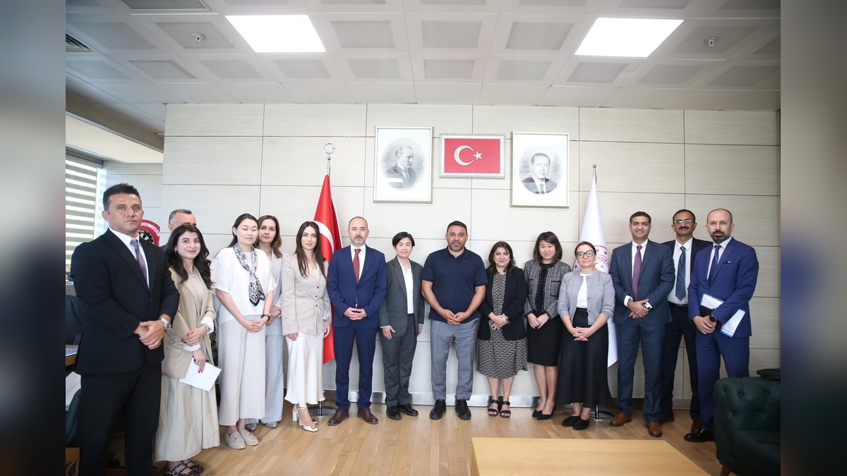 Gençlik ve Spor Bakanlığı, Asya Kalkınma Bankası heyetiyle iş birliği görüştü