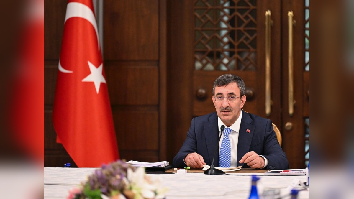 Cevdet Yılmaz'dan orman yangınlarına ilişkin açıklama: 'Devlet ve millet dayanışmasıyla bu imtihanı vereceğiz'