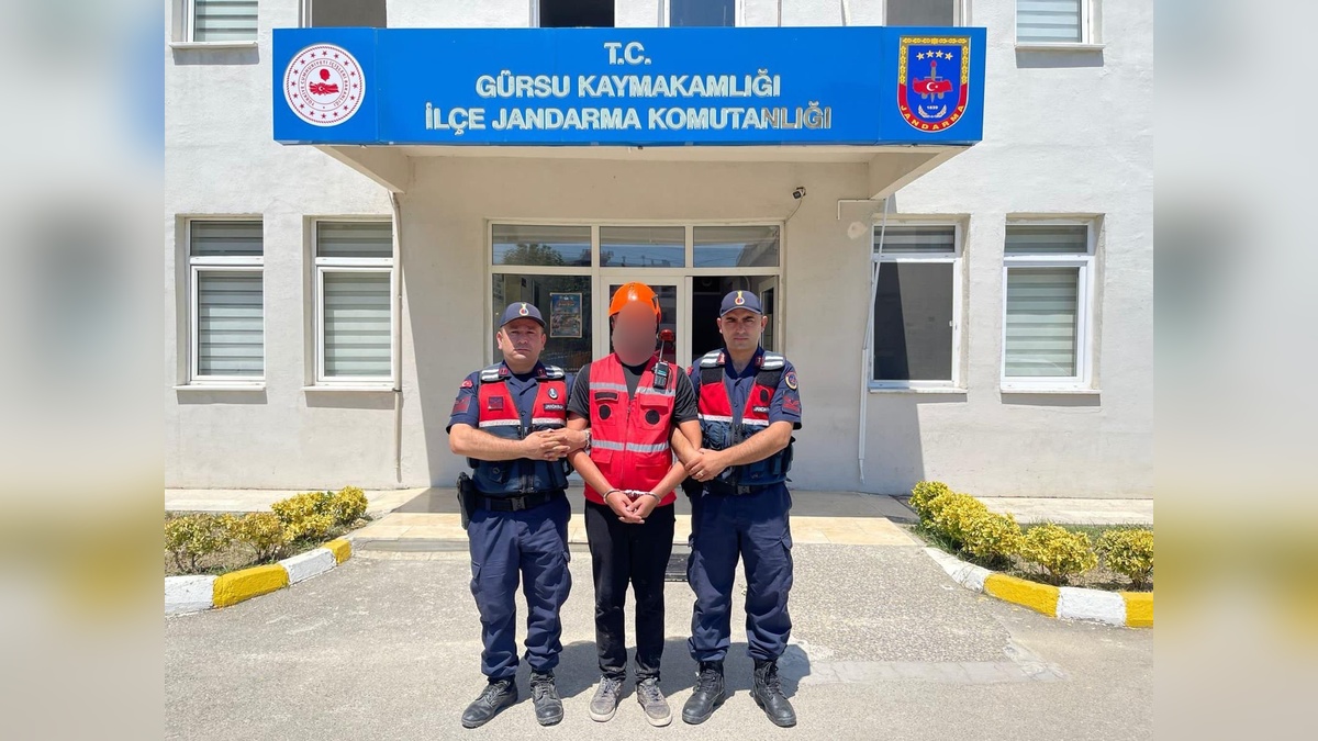 Gürsu'da yangına 'AKUT gönüllüsü' kılığında gelen şüpheli gözaltına alındı