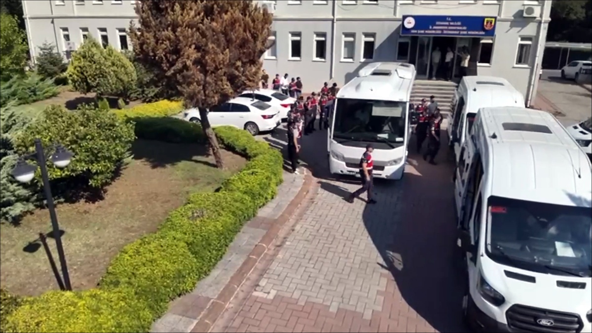 İstanbul'da 4 milyar 685 milyon TL'lik yasa dışı bahis operasyonu: 33 şüpheli yakalandı
