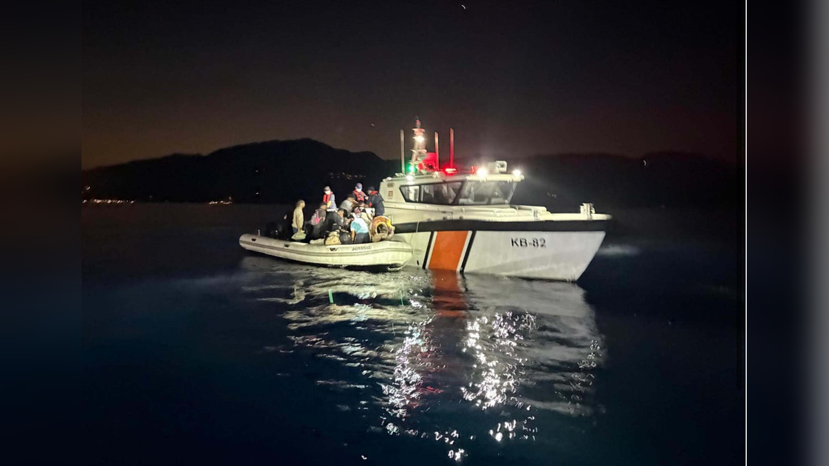 Fethiye açıklarında 33 düzensiz göçmen yakalandı