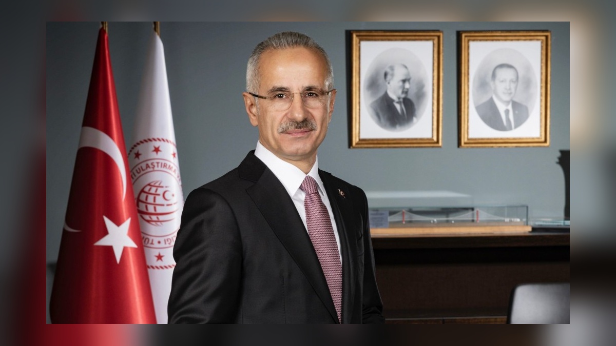 Ulaştırma ve Altyapı Bakanı Uraloğlu: 'Ulaştırma ve Altyapı Dergisi'nin 2'nci sayısı yayımlandı