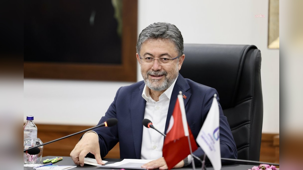 Bakan Yumaklı: 55 yangın kontrol altında, Bursa'daki Harmancık yangını sürüyor