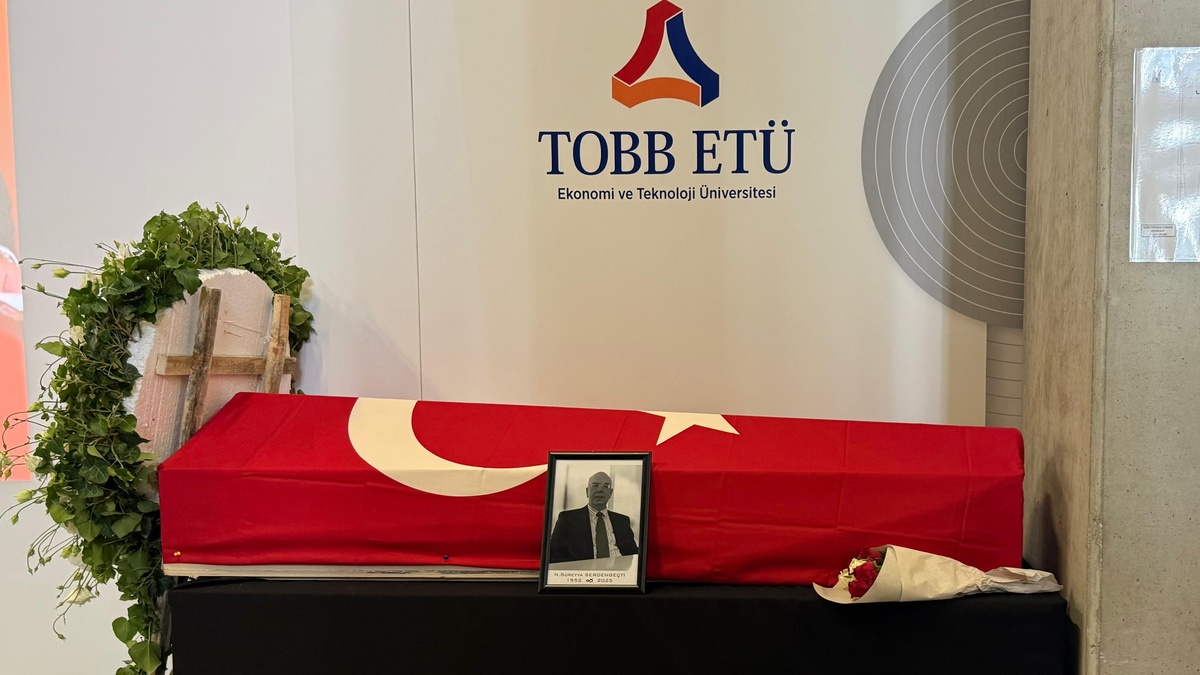 Süreyya Serdengeçti için TOBB ETÜ'de anma töreni