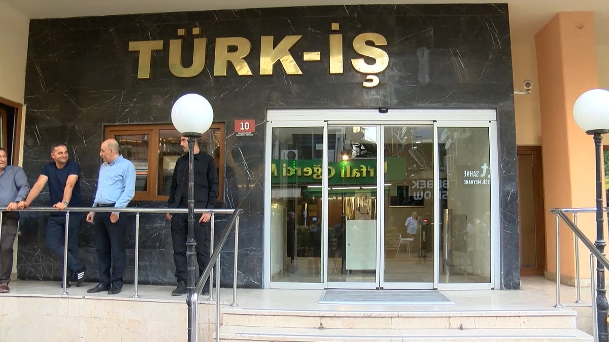 TÜRK-İŞ: Yeni tekliften üzüntülü ayrıldık