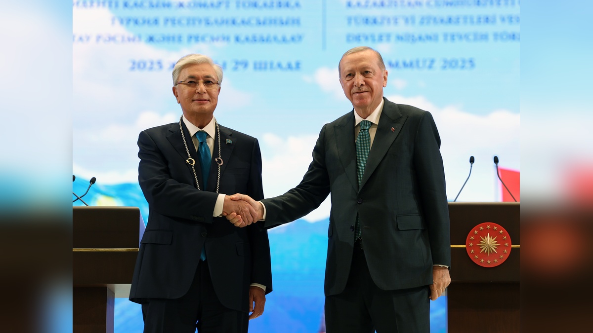 Tokayev'e Türkiye Cumhuriyeti Devlet Nişanı verildi