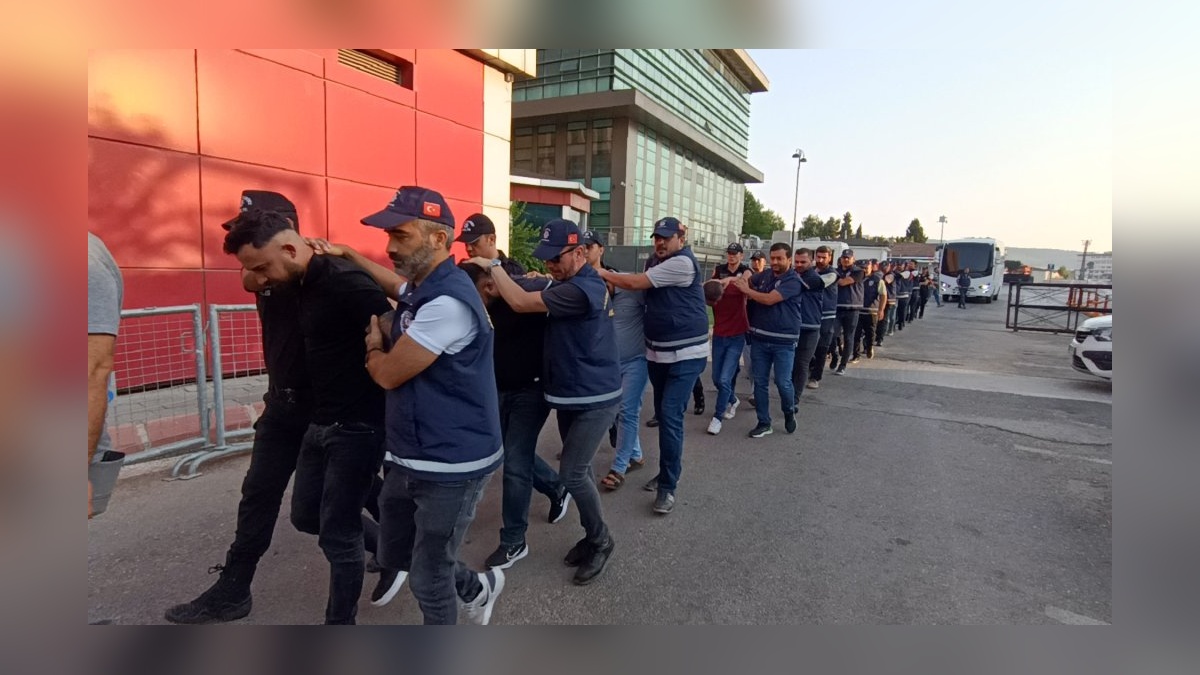 Gaziantep'te kurşunlama olaylarına karışan 15 şüpheli adliyeye sevk edildi