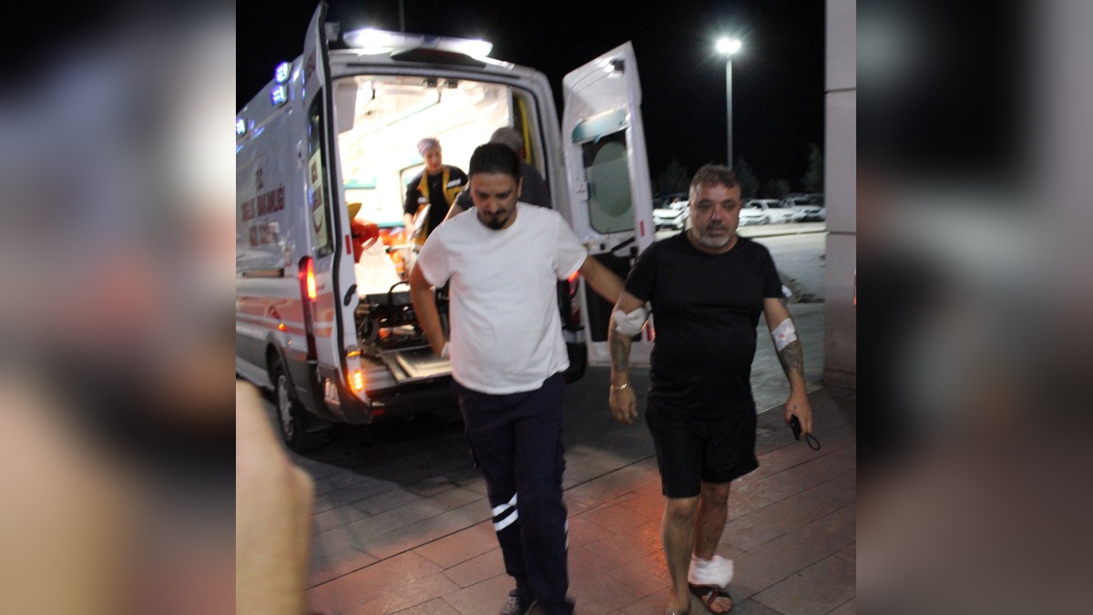 Aksaray'da 'yan baktın' tartışması: 1 kişi bacağından vuruldu