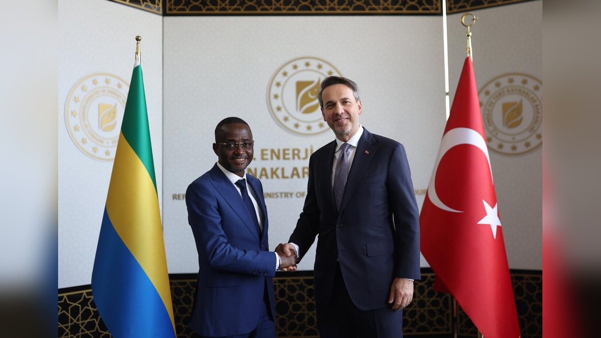 Bayraktar, Gabon bakanlarıyla görüştü: Enerji alanında iş birliği vurgusu