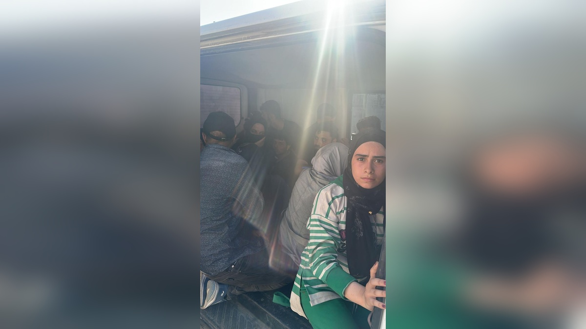 Hatay'da 24 düzensiz göçmen yakalandı: Şüpheli tutuklandı