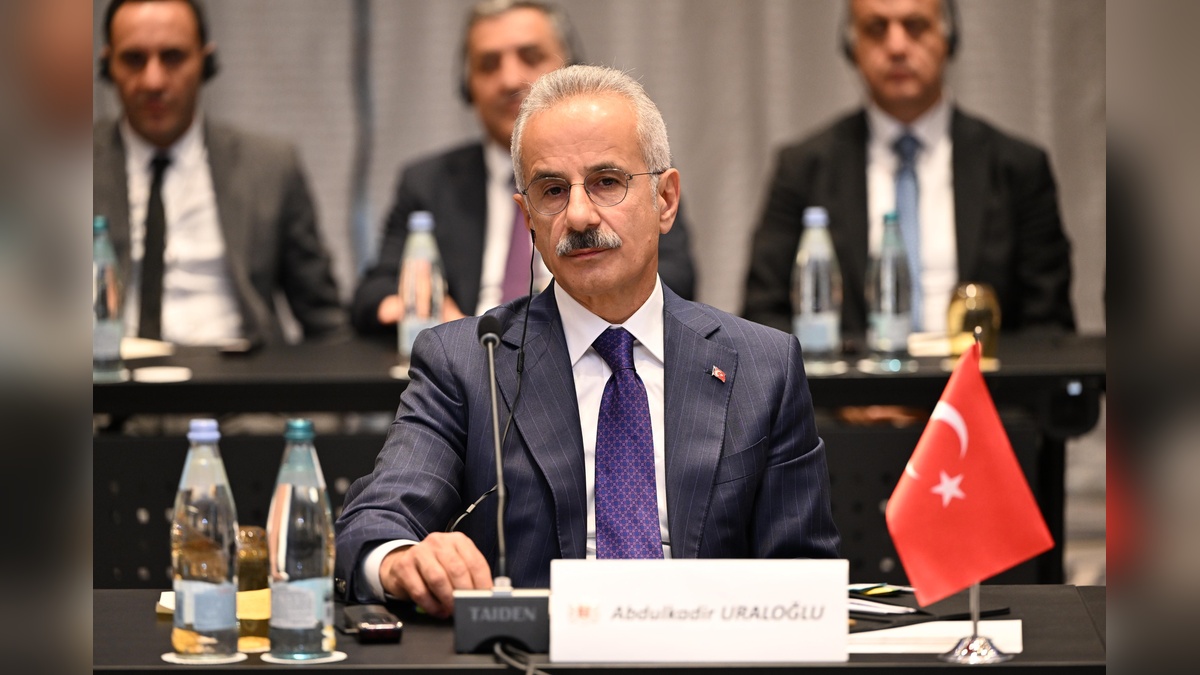 Uraloğlu: 5 milyar dolarlık ticaret hedefi için çalışıyoruz