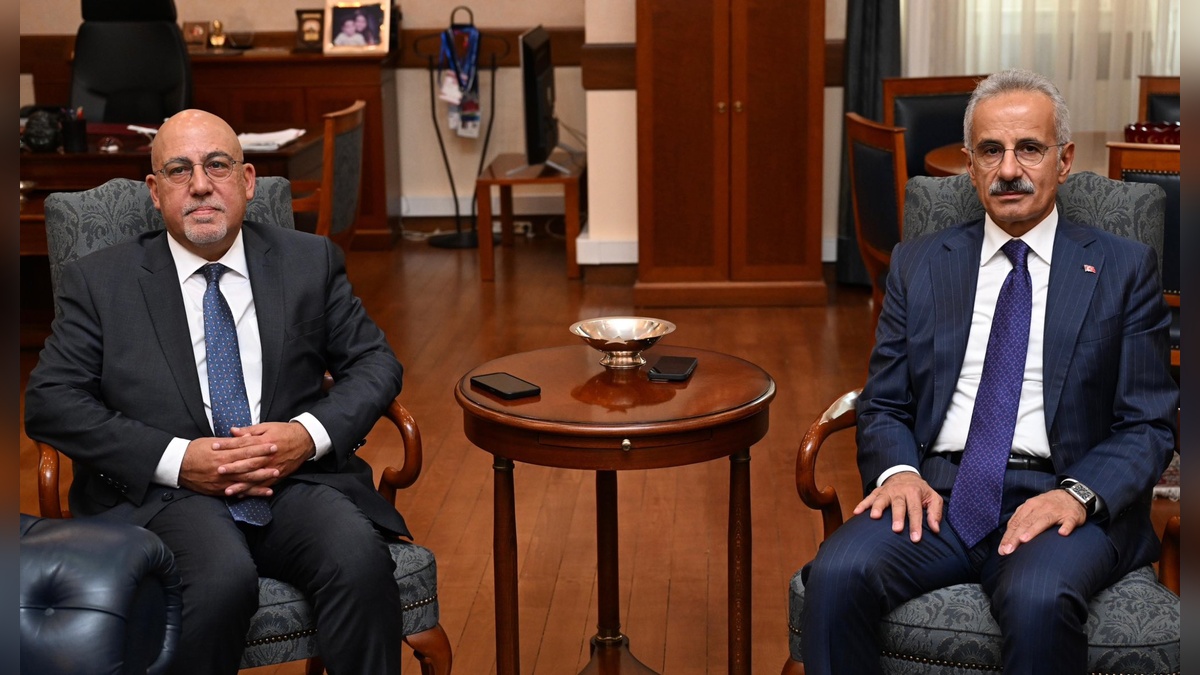 Uraloğlu, Tiflis'te Büyükelçi Orbay ile görüştü