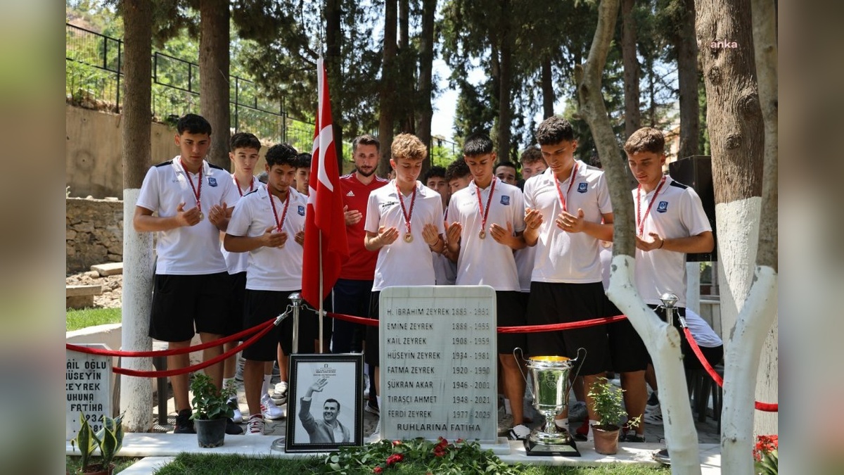 Yunusemre Belediyespor U17: Şampiyonluğu Ferdi Zeyrek'e armağan etti