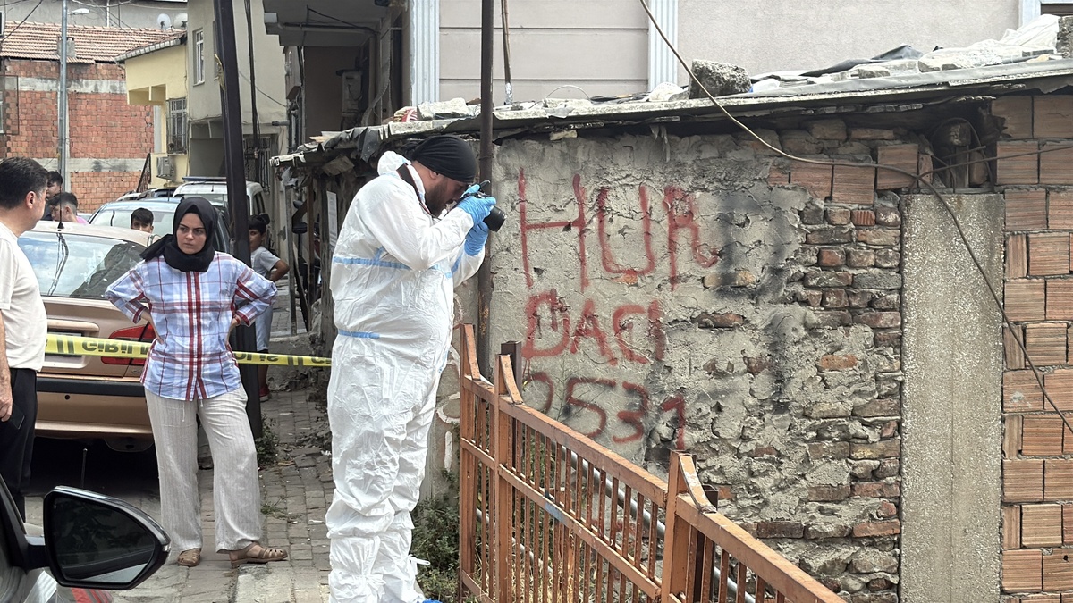 Kağıthane'de korkunç cinayet: Yumurta çırparken boğazı kesildi