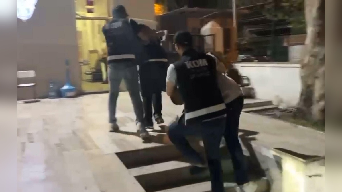 Çeşme'de silahlı kavgada 7 yaralı: Masalarla ilgilenilmediği için başladı