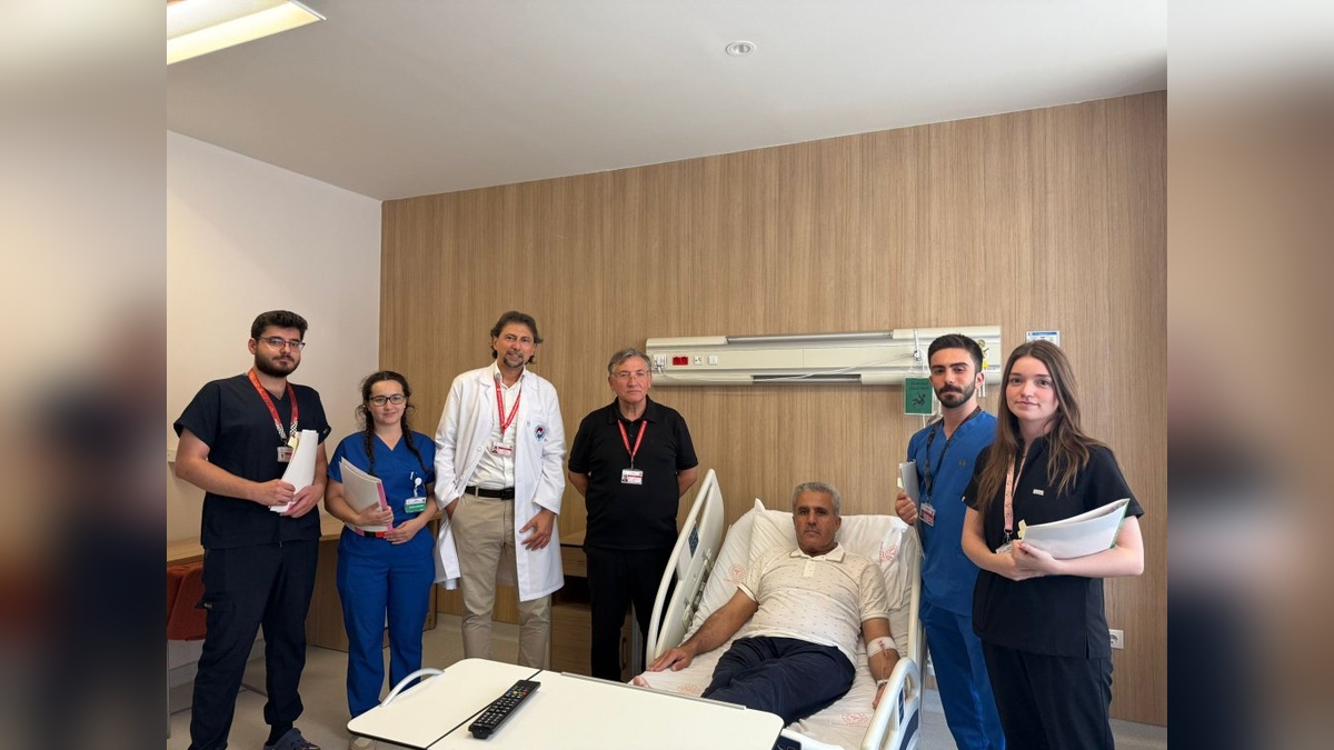 Ankara'da mide kanseri ameliyatı olan güvenlik görevlisi Tayar Yılmaz, robotik cerrahi sayesinde sağlığına kavuştu