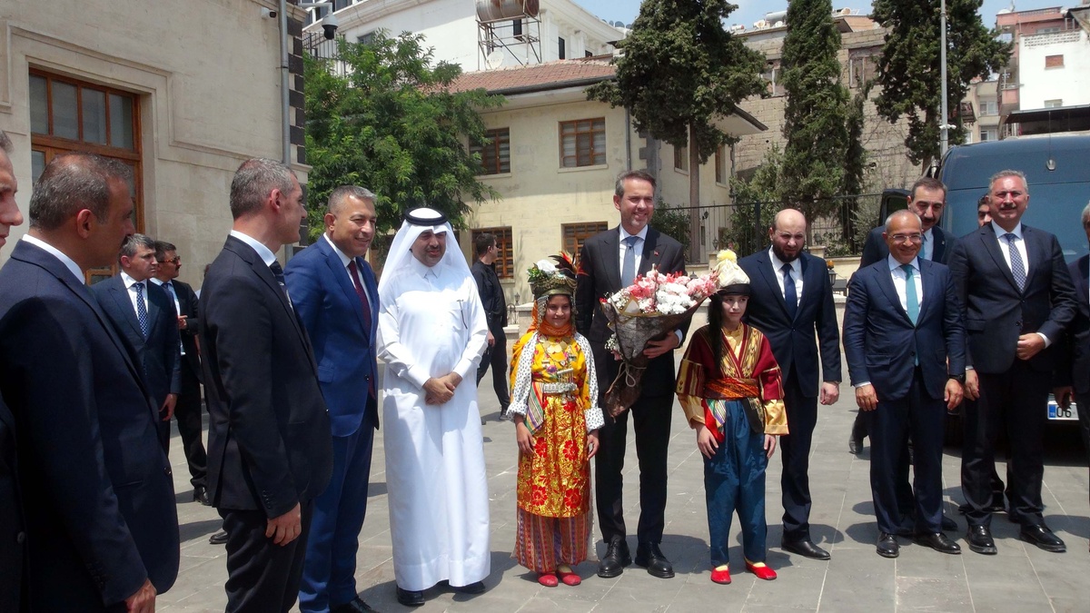 Kilis Valiliği'ne önemli ziyaret: Bakan Bayraktar ve uluslararası heyet şehri gezdi