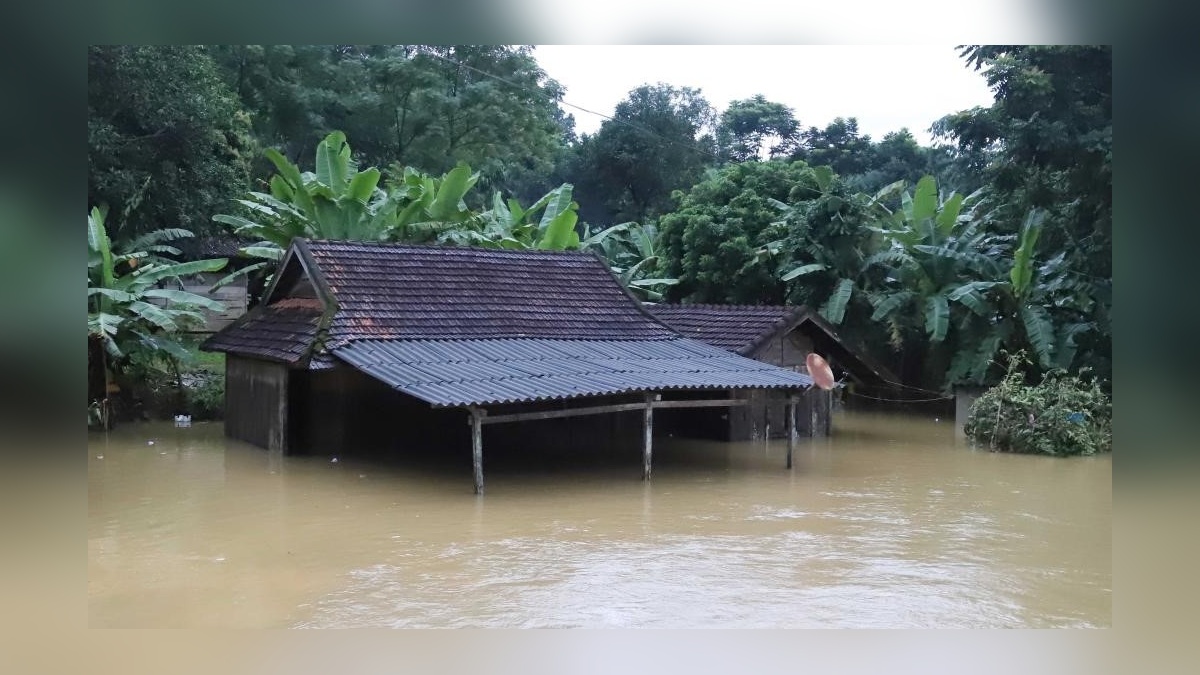 Vietnam'da sel felaketi: 8 ölü, 3 kayıp