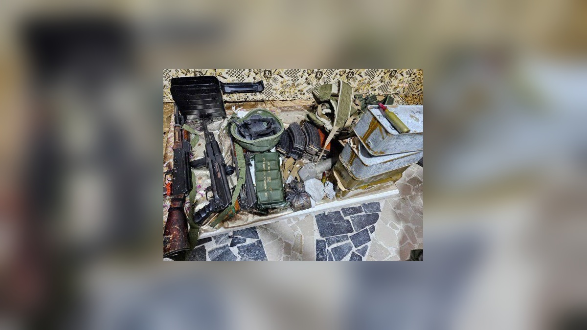 İsrail Ordusu: Suriye'de çok sayıda kaçak silah ele geçirildi