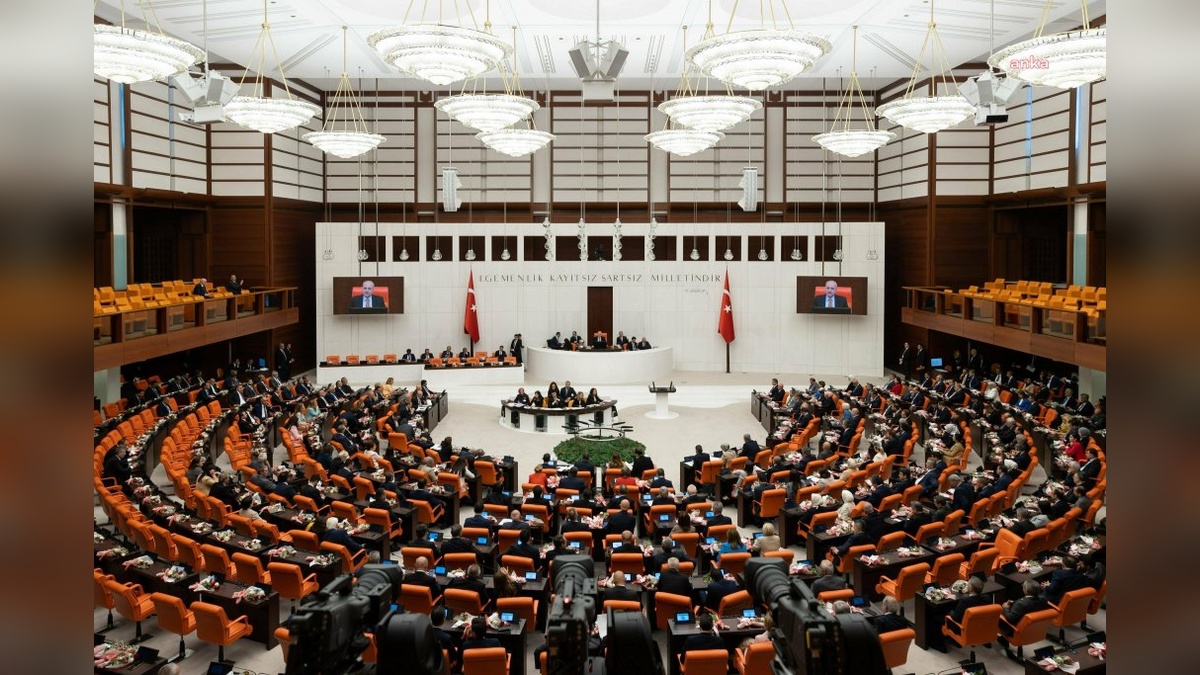 TBMM'de 'Terörsüz Türkiye' komisyonu toplantısı öncesi görüşme