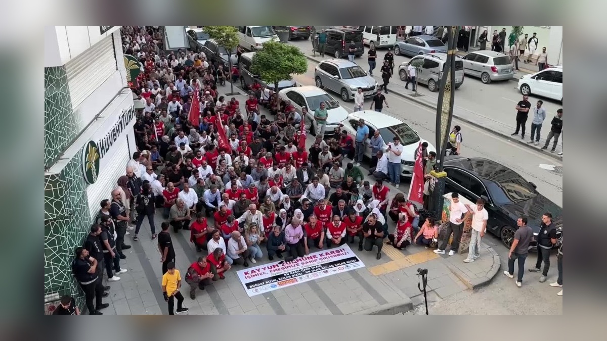 Van'da 223 işçinin işine son verilmesi protesto edildi