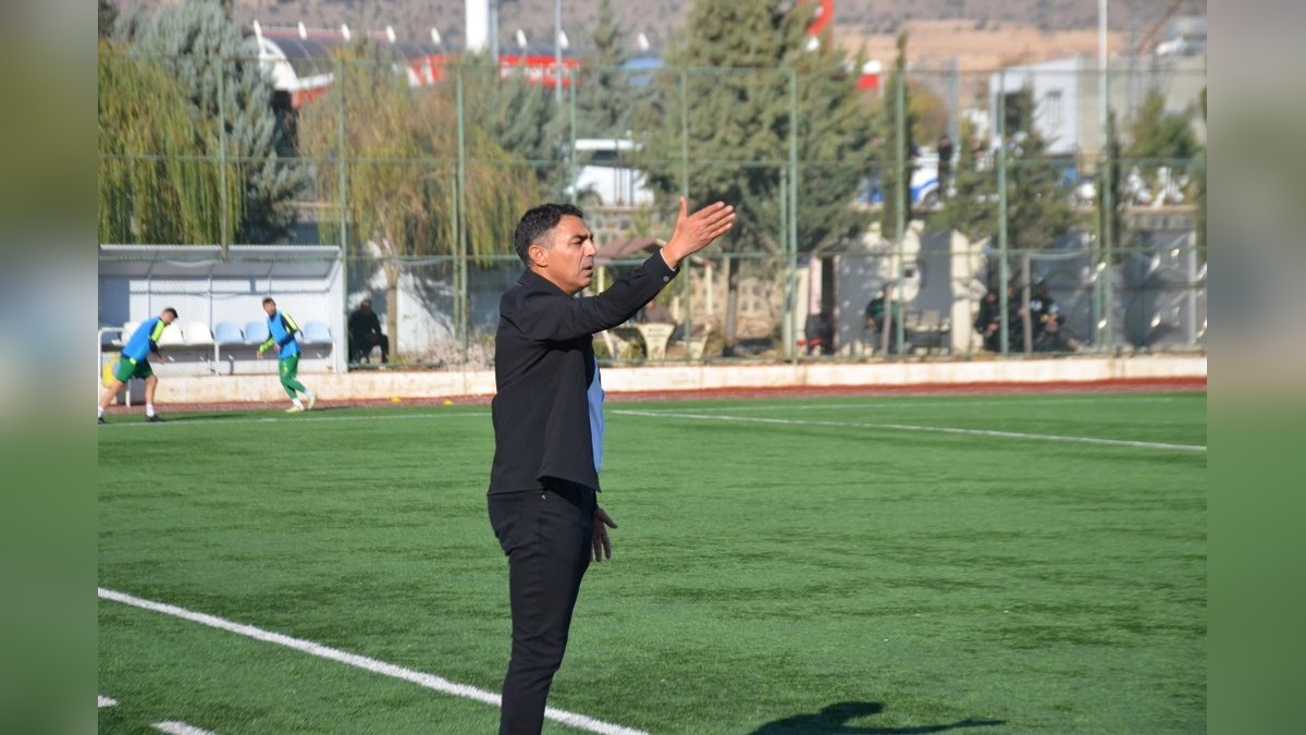 Kilis Belediyespor'da Özer'den ayrılık: 16 yıl sonra 3'üncü lige yükselişin mimarı veda etti