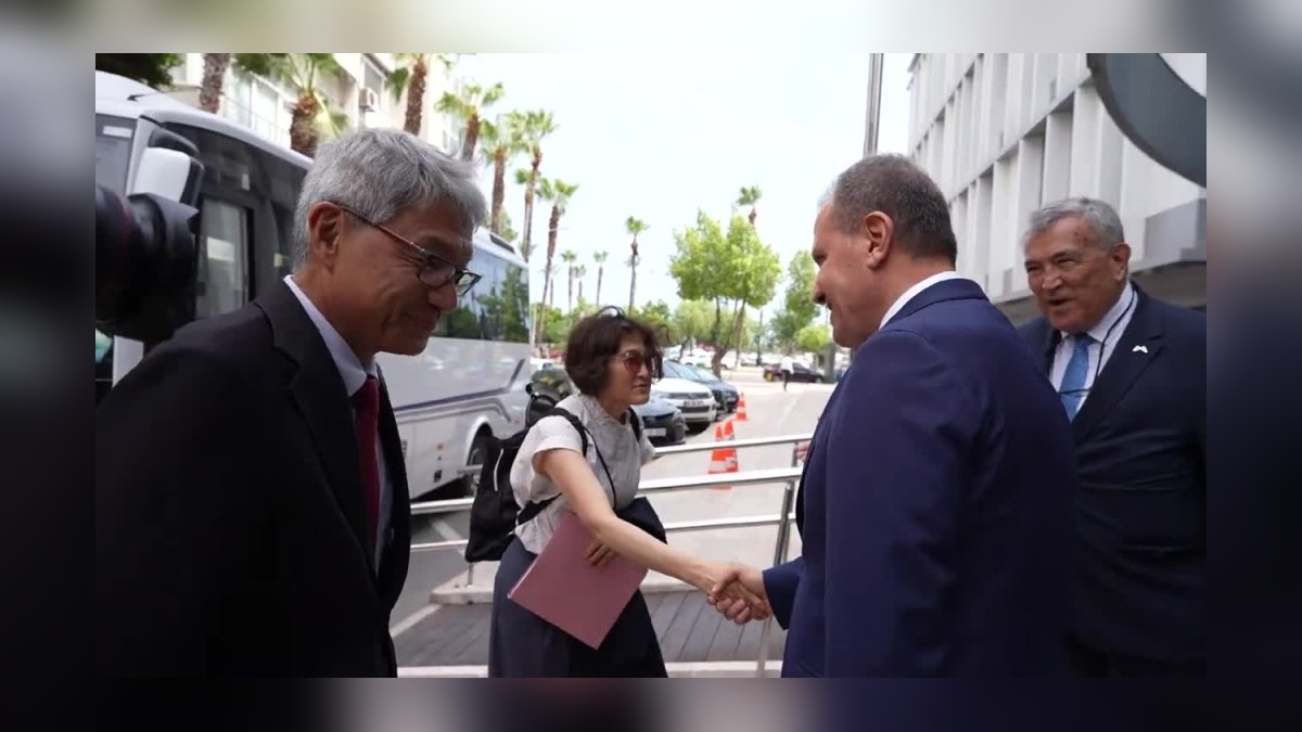 Mersin'de Japon heyeti, Ertuğrul Fırkateyni faciası için anma töreni düzenledi