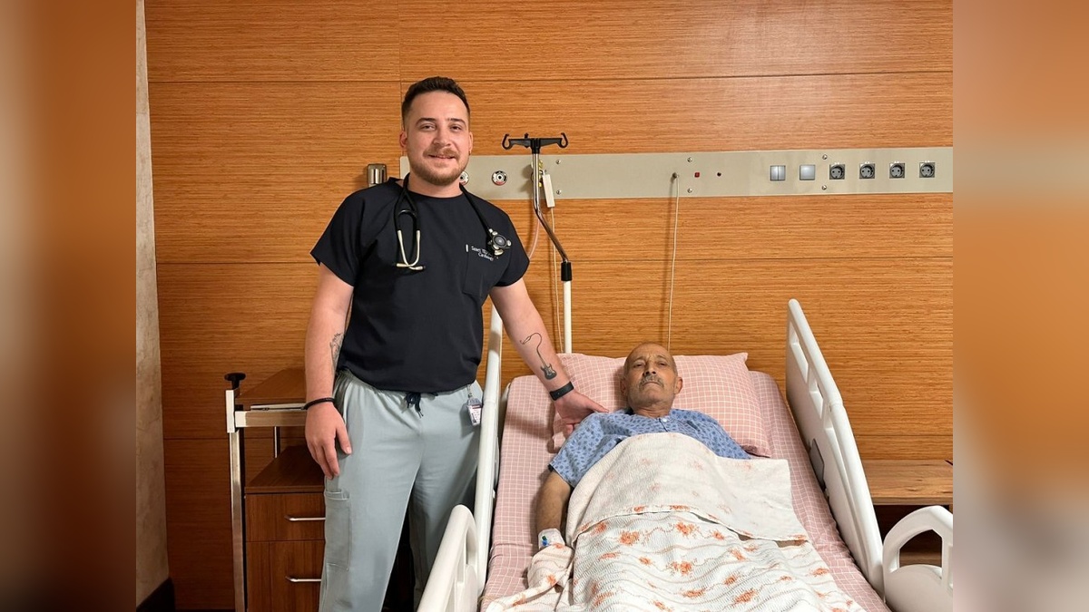 Adana'da 70 yaşındaki hastaya aynı seansta iki kalp kapak işlemi