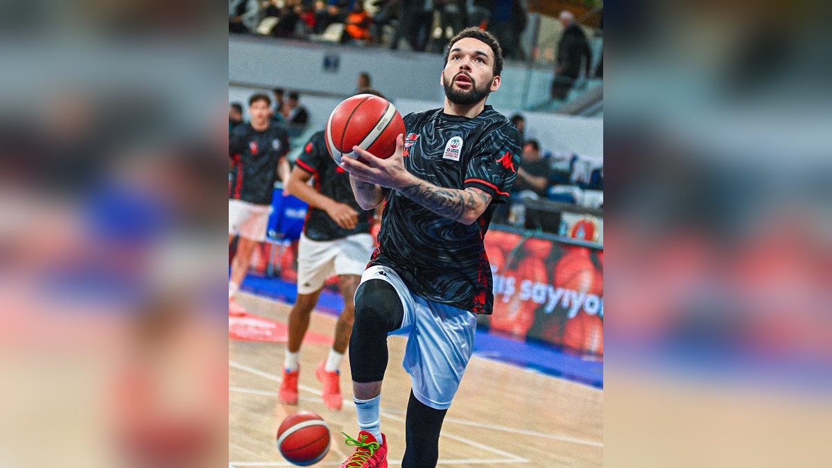 Karşıyaka, Mike Moore ve Chris Chiozza ile anlaştı
