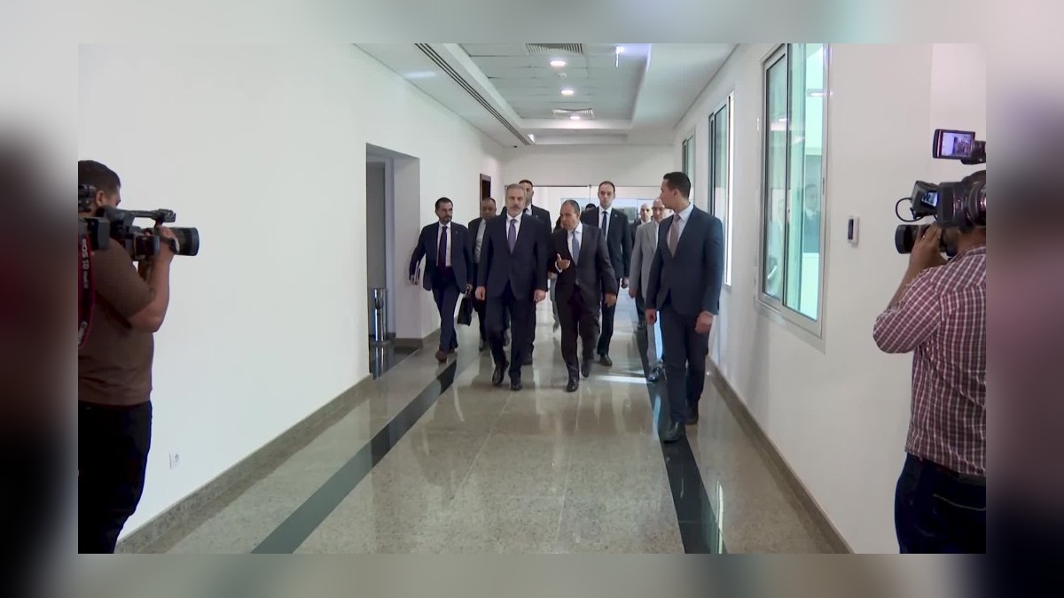 Hakan Fidan, Mısır'da Bedir Abdulati ile görüştü: İlişkilerin güçlendirilmesi ele alındı