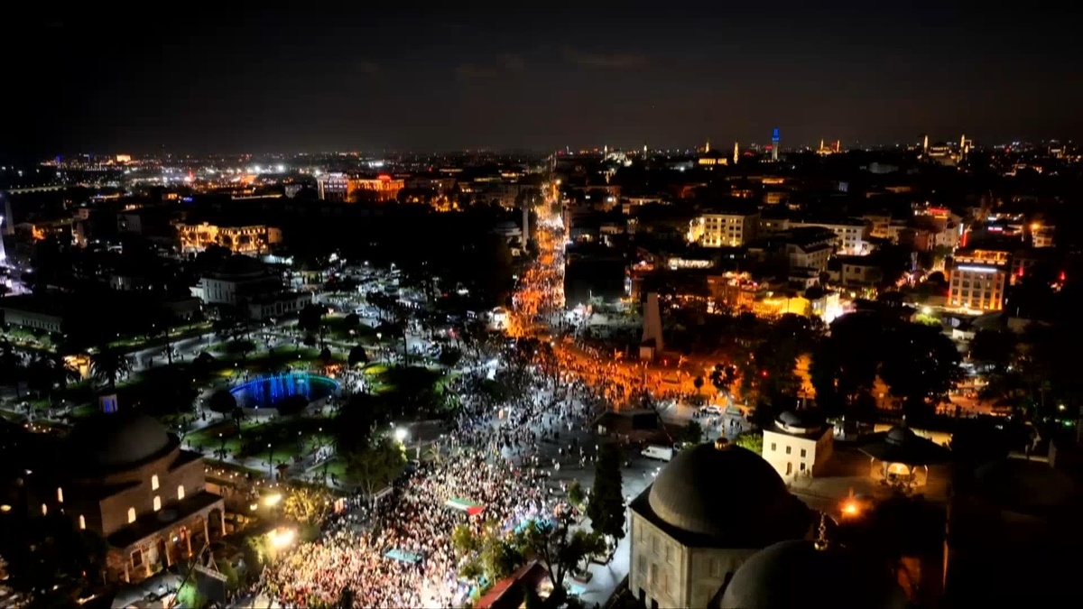 İstanbul'da Gazze protestosu: Binlerce kişi Ayasofya'ya yürüdü